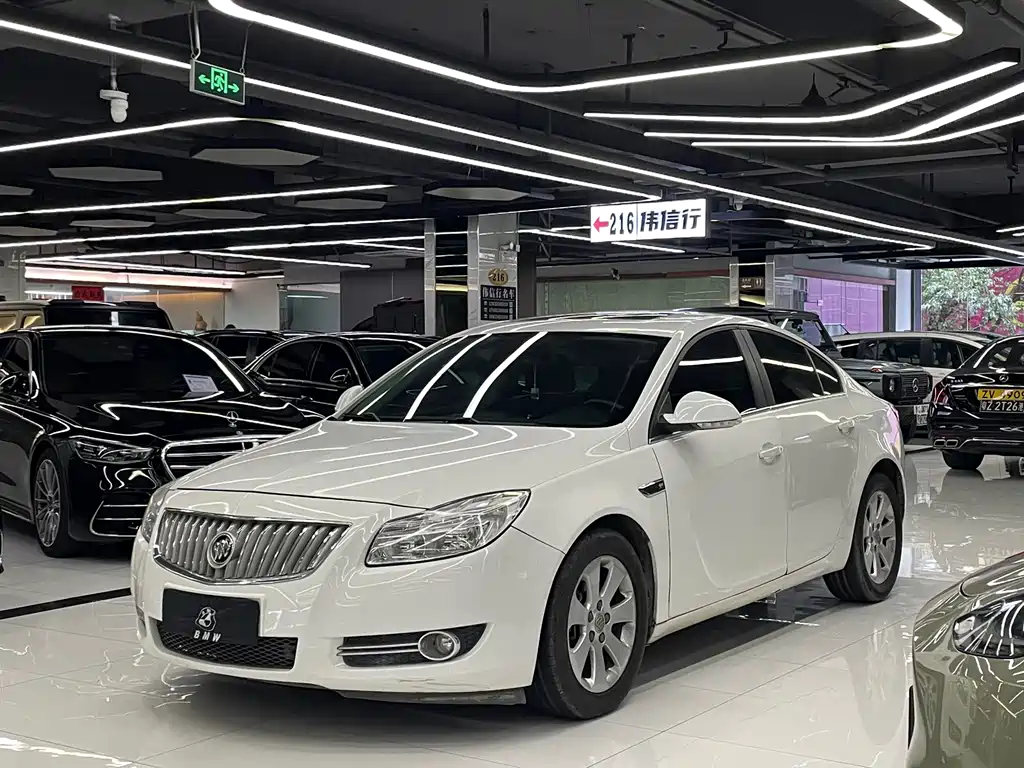 Buick Regal 2013 — фото 1