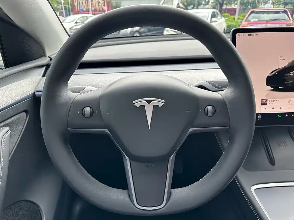 Tesla Model Y 2024 — фото 18