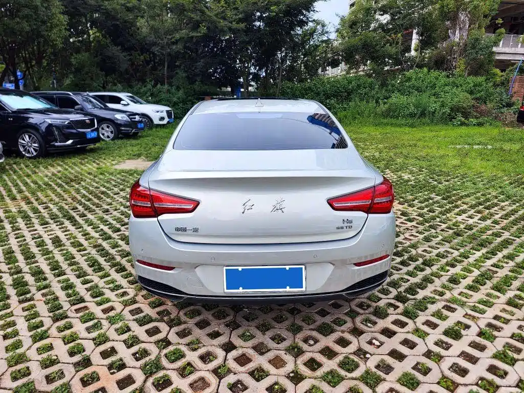 Hongqi H5 2021 — фото 14