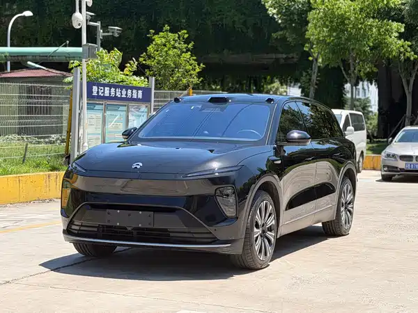 NIO ES8 2023