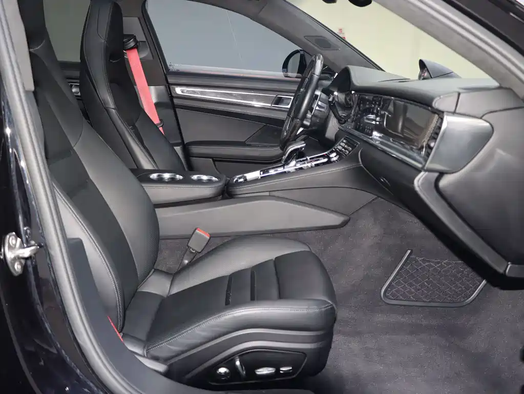 Porsche Panamera 2018 — фото 14