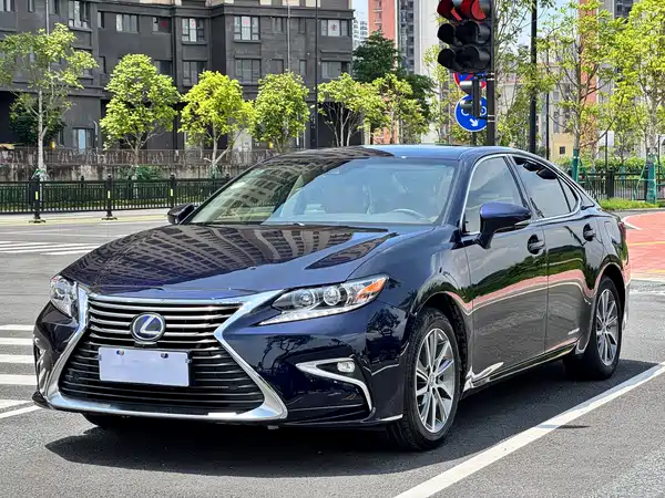 Lexus ES 2017