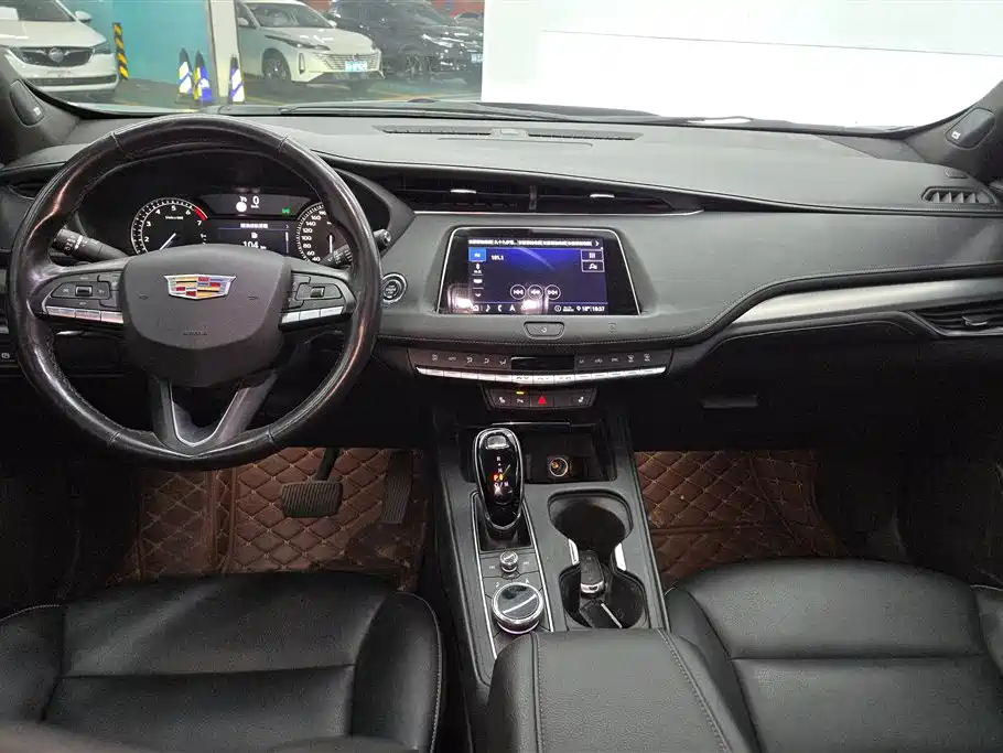 Cadillac XT4 2020 — фото 12