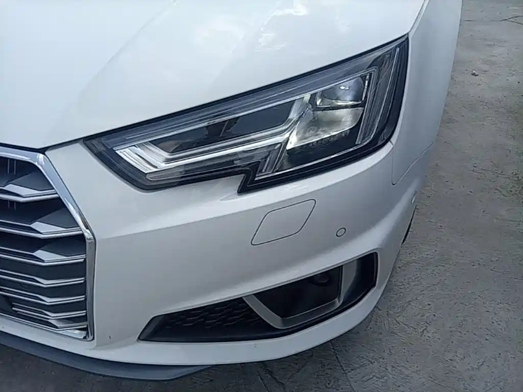Audi A4L 2019 — фото 24