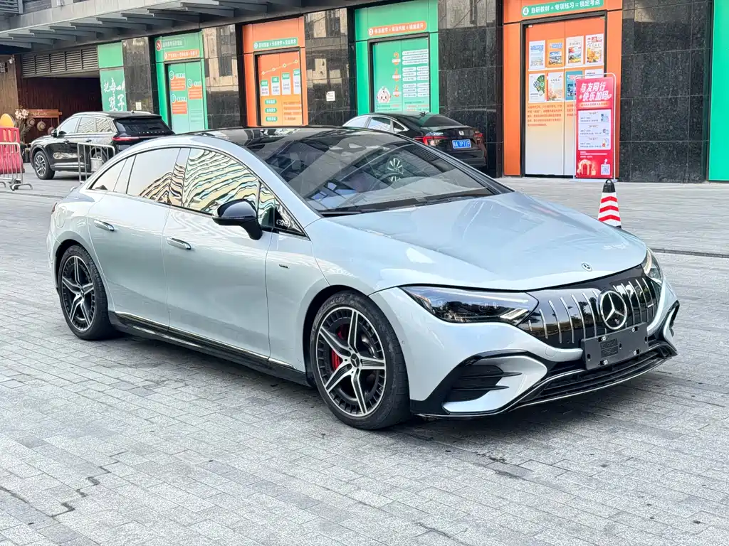 Mercedes-Benz EQE AMG 2023 — фото 3
