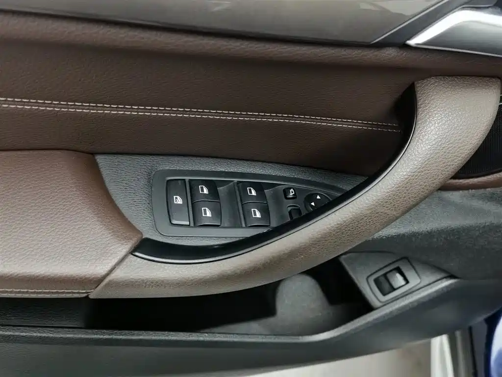 BMW X1 2018 — фото 9