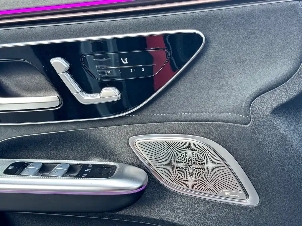 Mercedes-Benz EQE AMG 2023 — фото 20