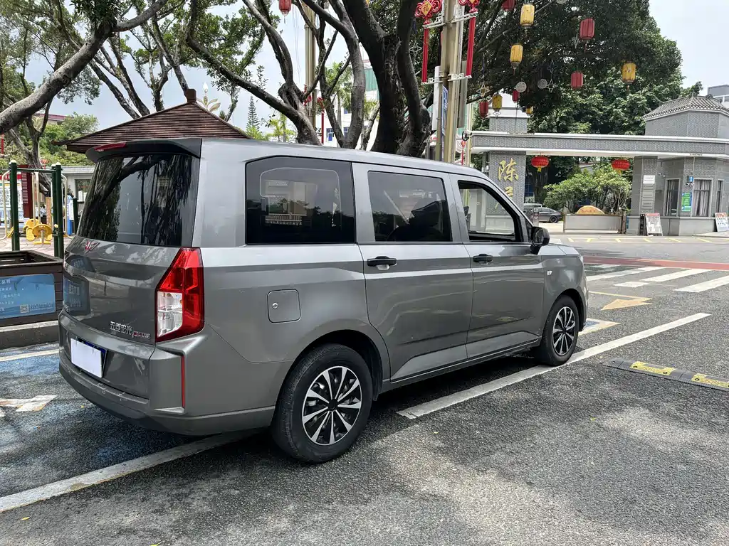 Wuling Hongguang PLUS 2020 — фото 5
