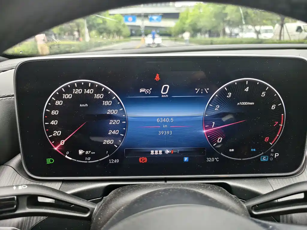 Mercedes-Benz C-Class 2023 — фото 11
