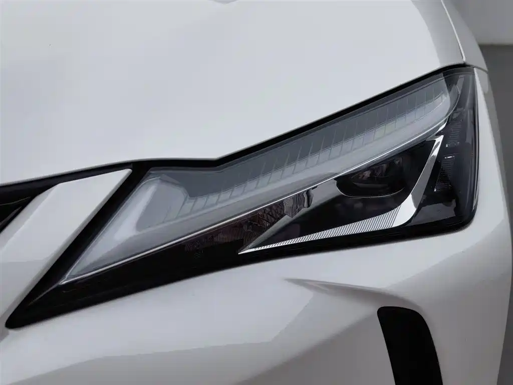 Lexus UX 2021 — фото 7