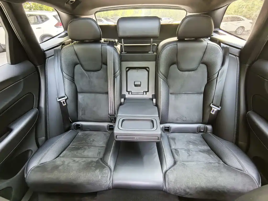 Volvo XC60 PHEV 2020 — фото 11