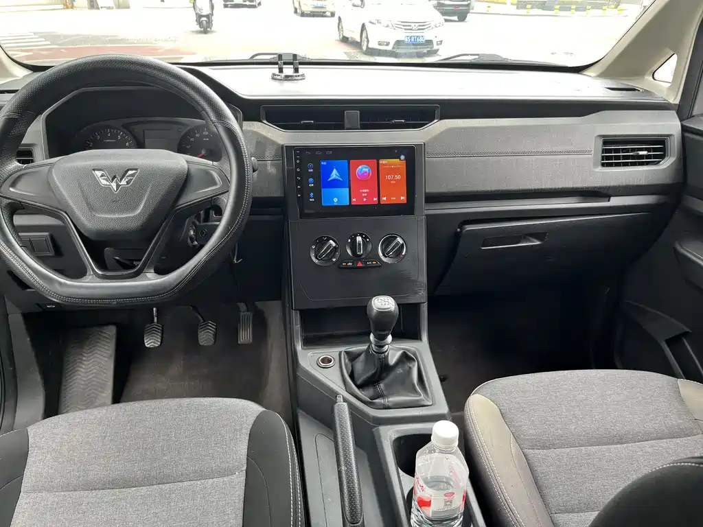Wuling Hongguang PLUS 2020 — фото 10