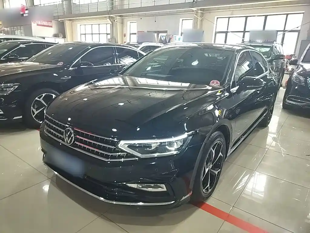 Volkswagen Magotan 2025