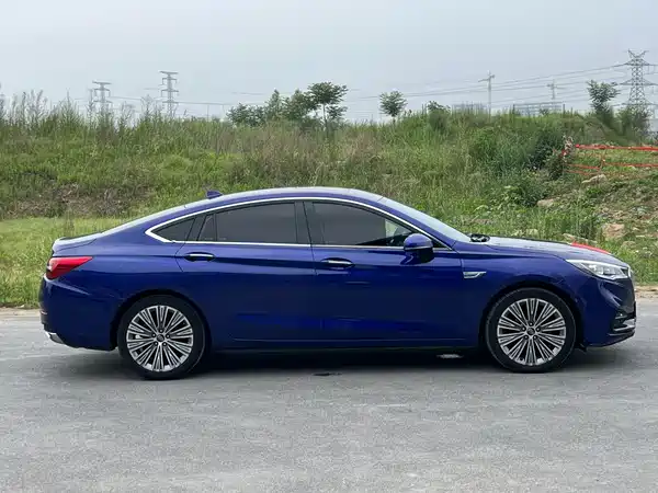 Hongqi H5 2021