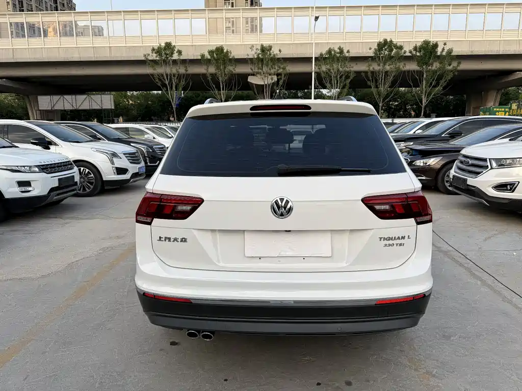 Volkswagen Tiguan L 2017 — фото 10