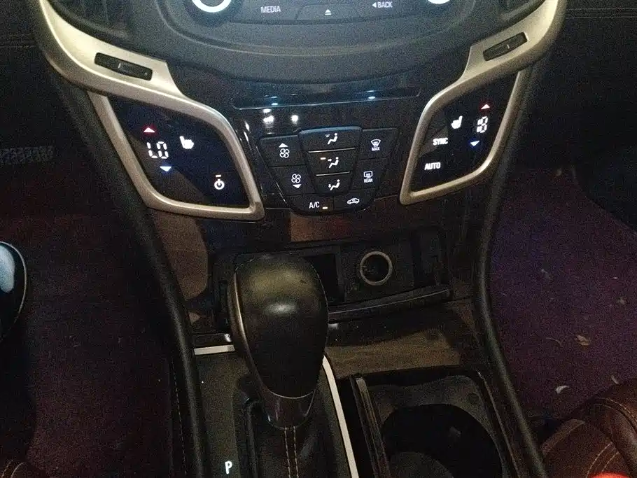 Buick LaCrosse 2015 — фото 16