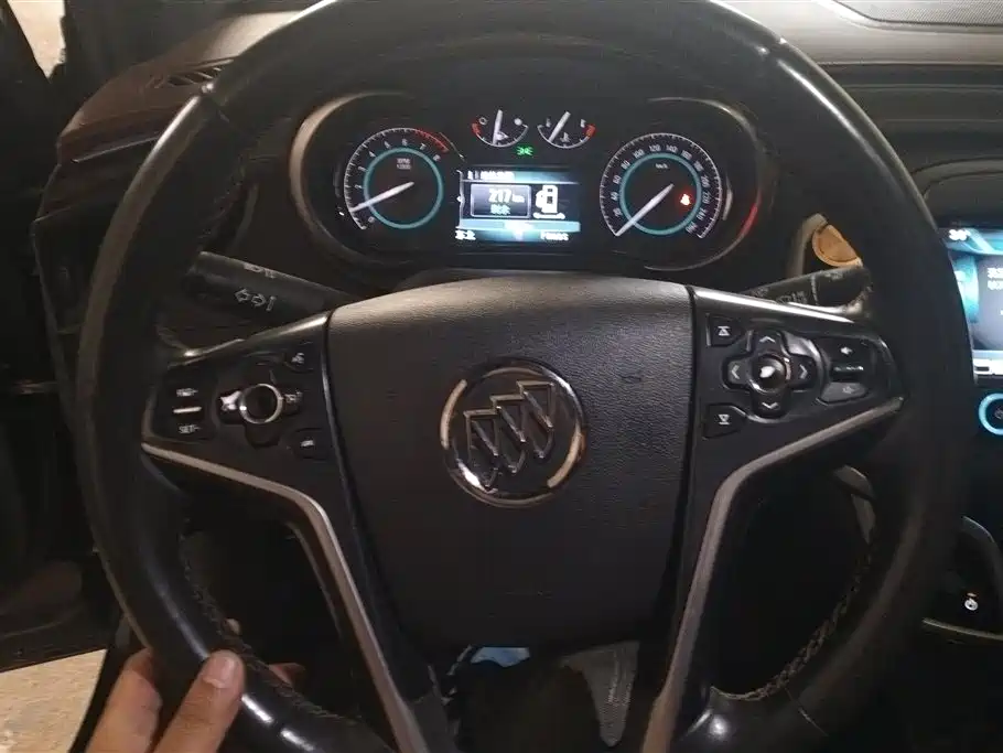 Buick LaCrosse 2015 — фото 15