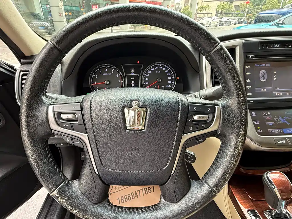 Toyota Crown 2016 — фото 11