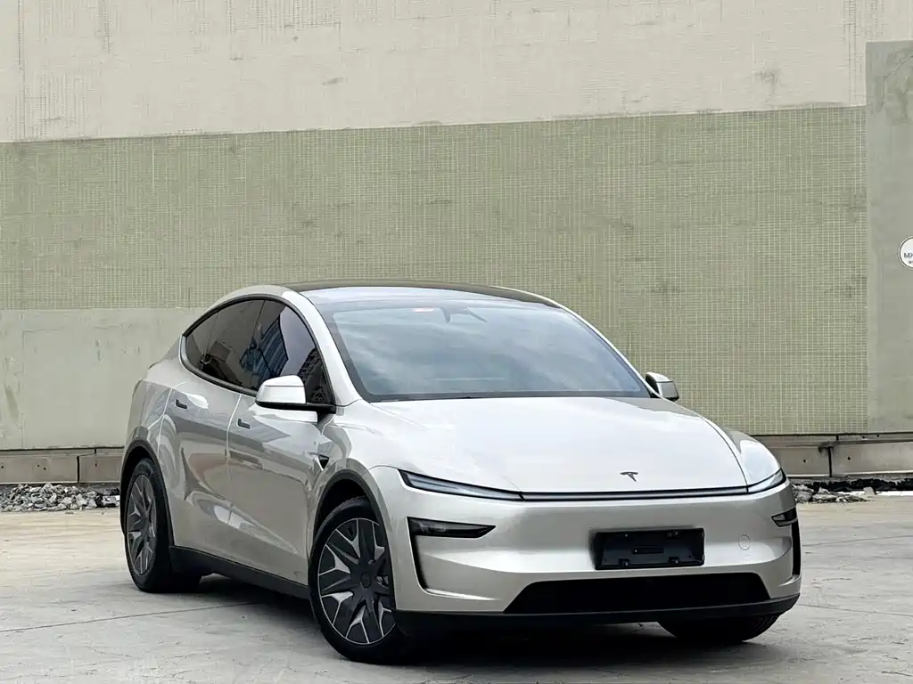 Tesla Model Y L 2025 — фото 3