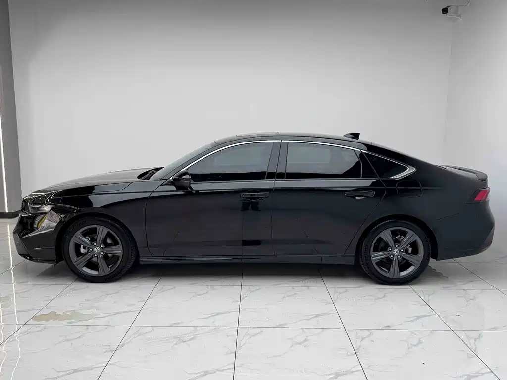 Honda Inspire 2025 — фото 11