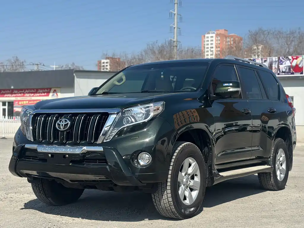 Toyota Prado 2015 — фото 1