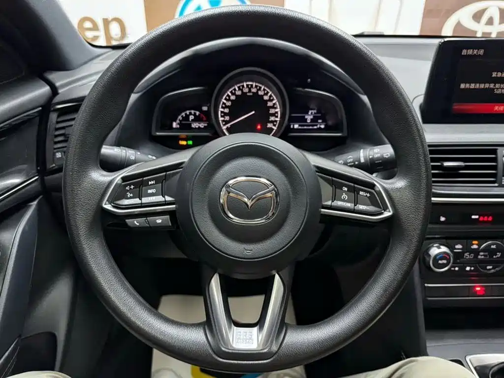 Mazda CX-4 2023 — фото 11