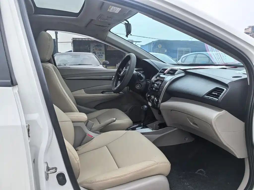 Honda City Classic 2015 — фото 12