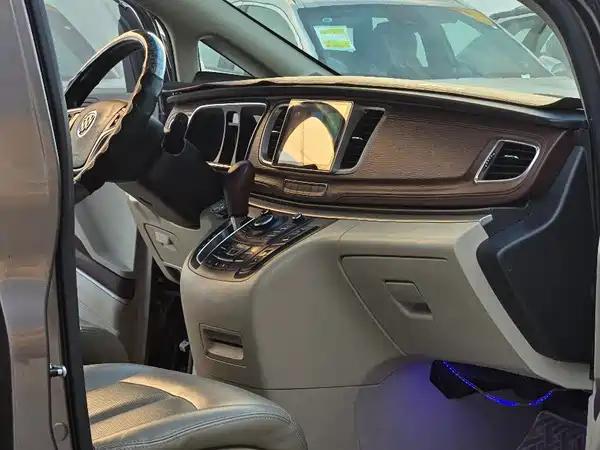 Buick GL8 2016