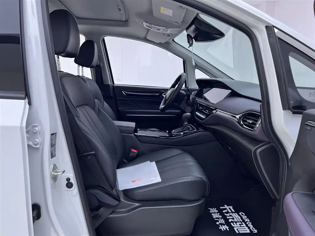 GAC Motor Trumpchi M6 2025 — фото 19