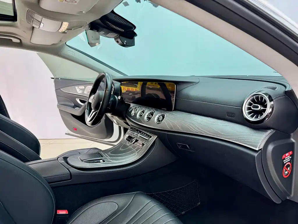 Mercedes-Benz CLS 2018 — фото 15