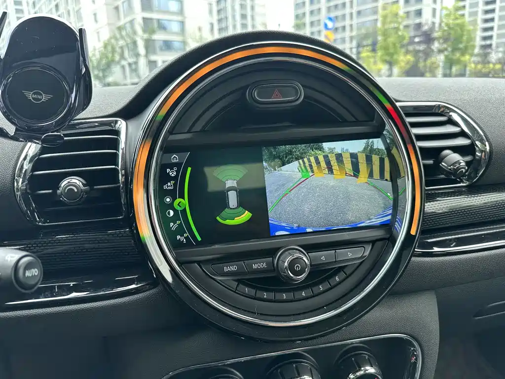 MINI Clubman 2019 — фото 18