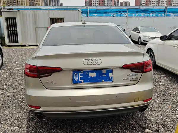 Audi A4L 2018
