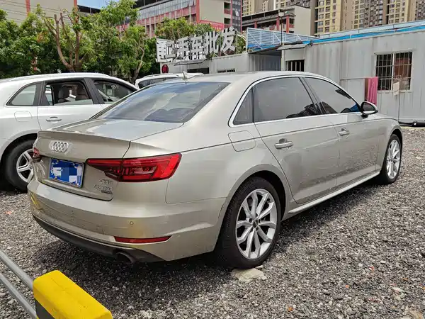 Audi A4L 2018