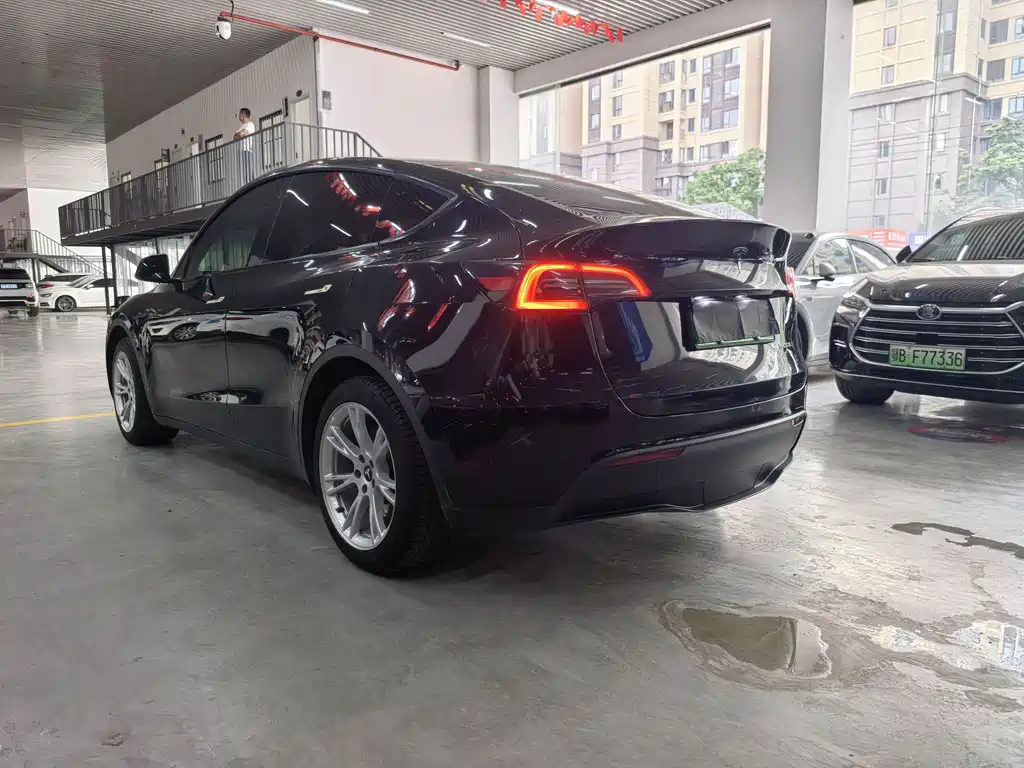 Tesla Model Y 2023 — фото 23