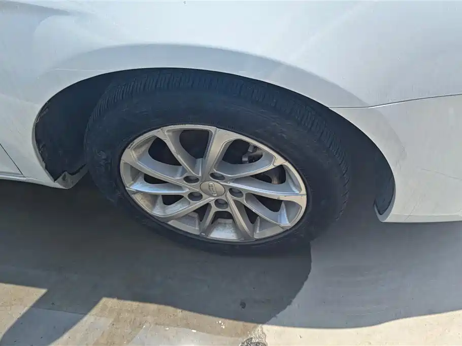Geely Emgrand 2022