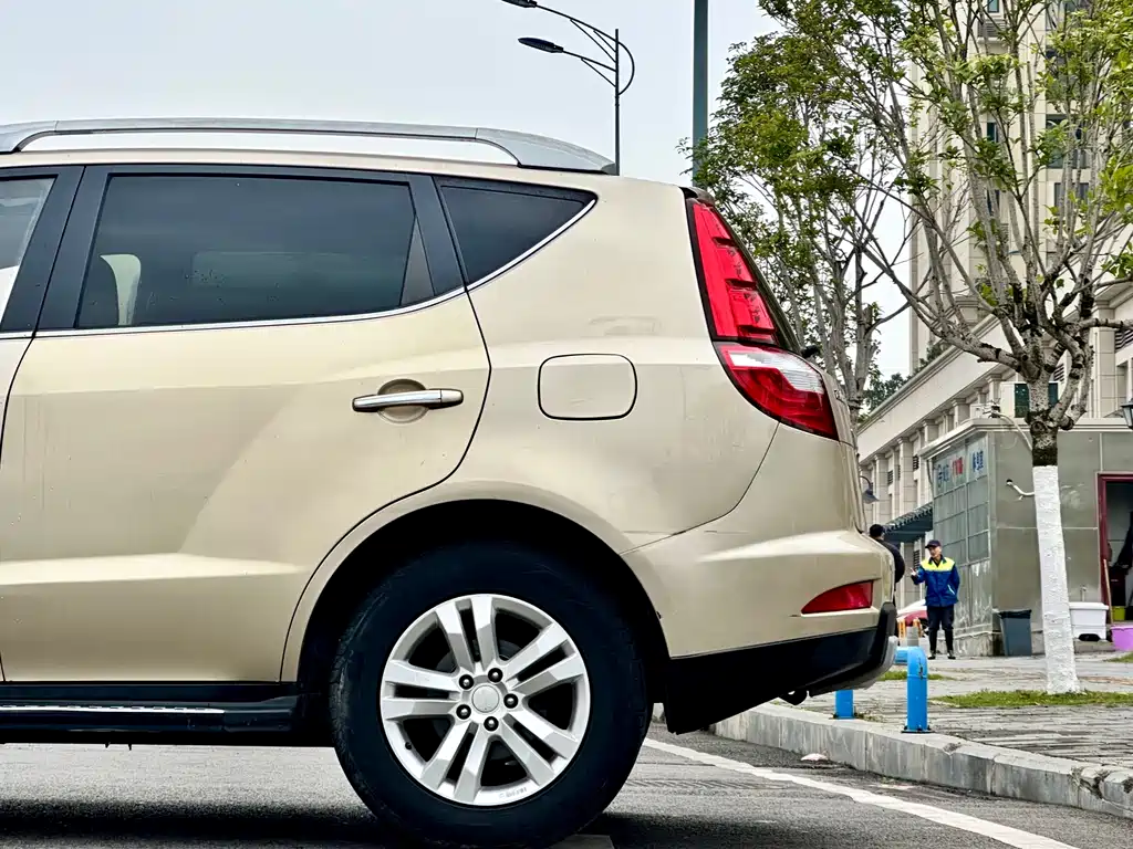 Geely GX7 2014 — фото 6