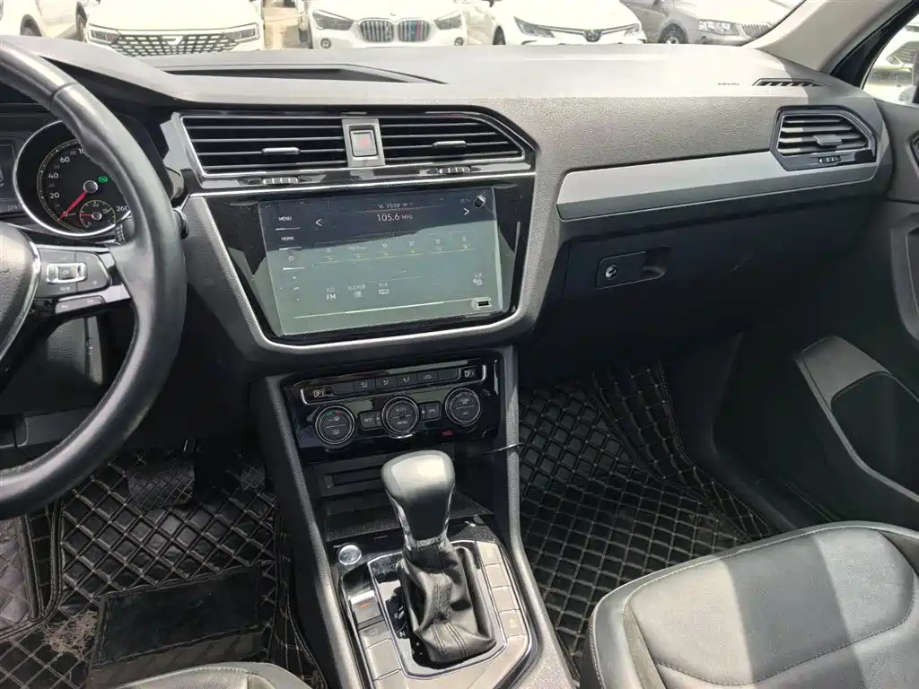 Volkswagen Tiguan L 2020 — фото 13