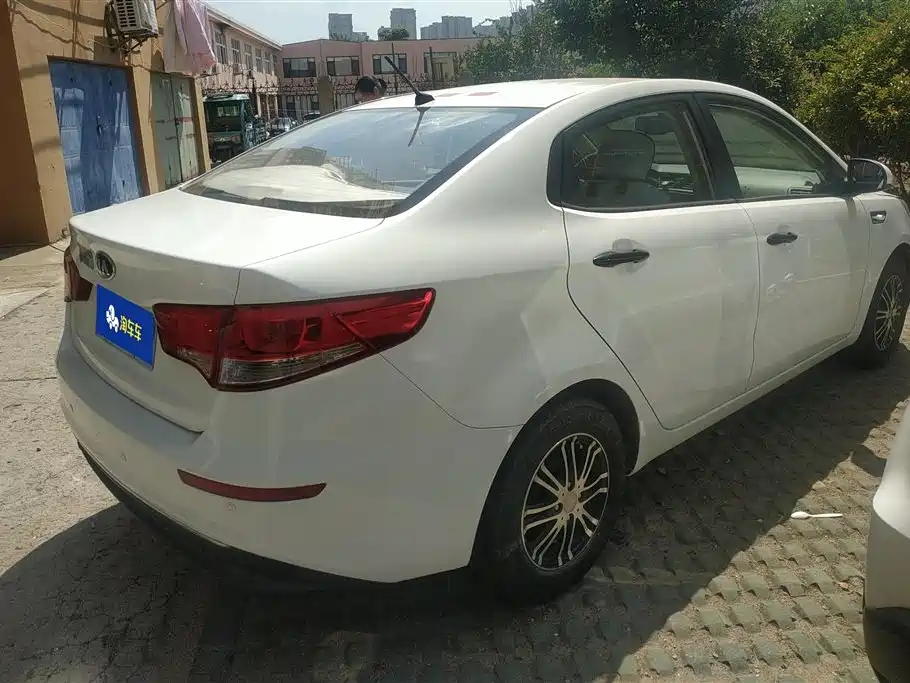 Kia K2 2015