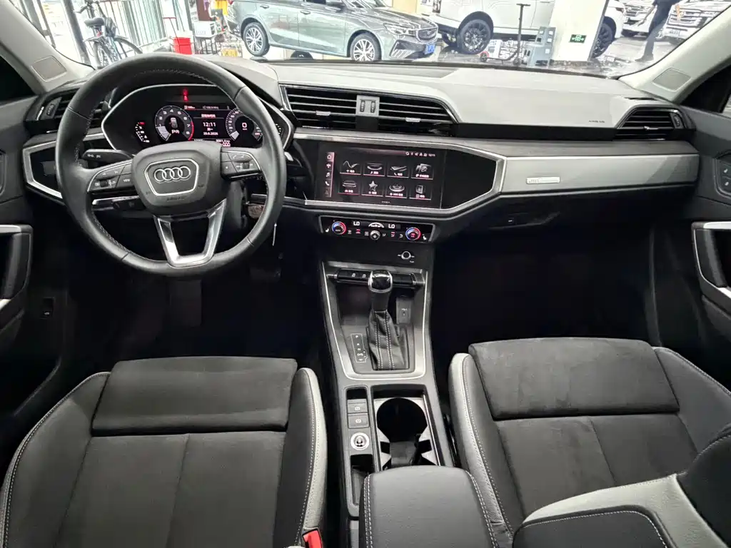 Audi Q3 2022 — фото 17