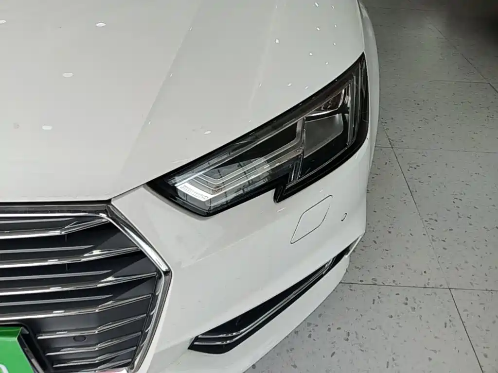 Audi A4L 2018 — фото 24