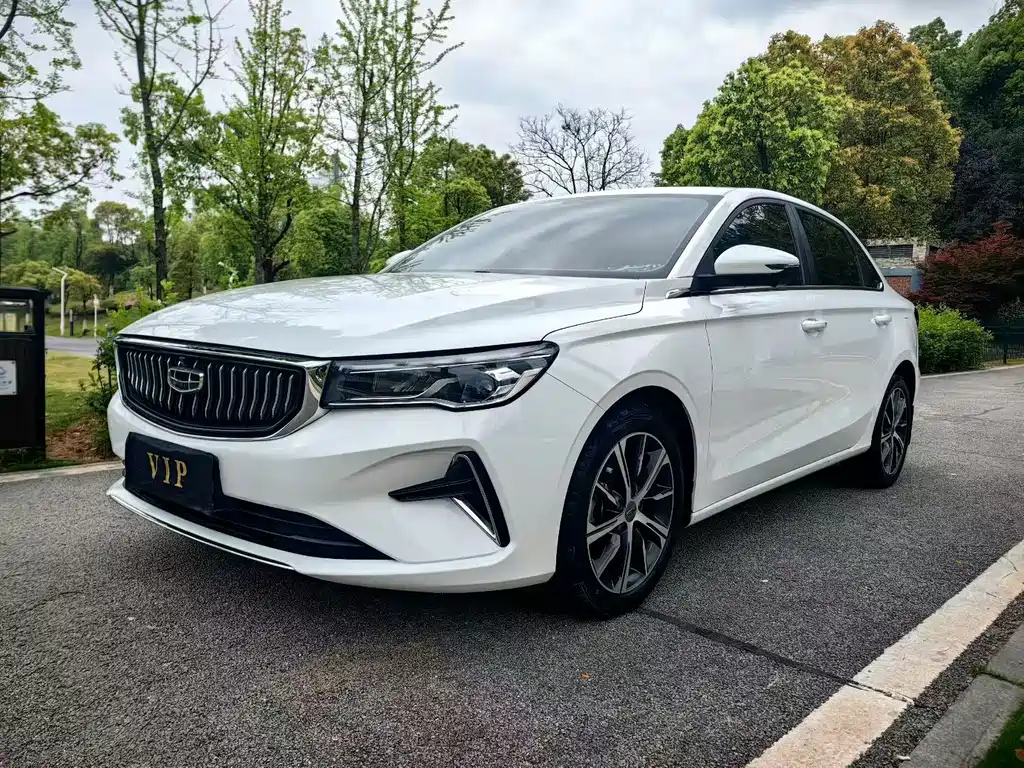 Geely Emgrand 2021