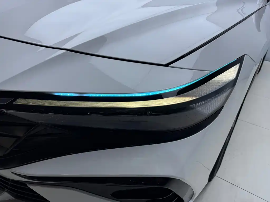 Hyundai Elantra 2023