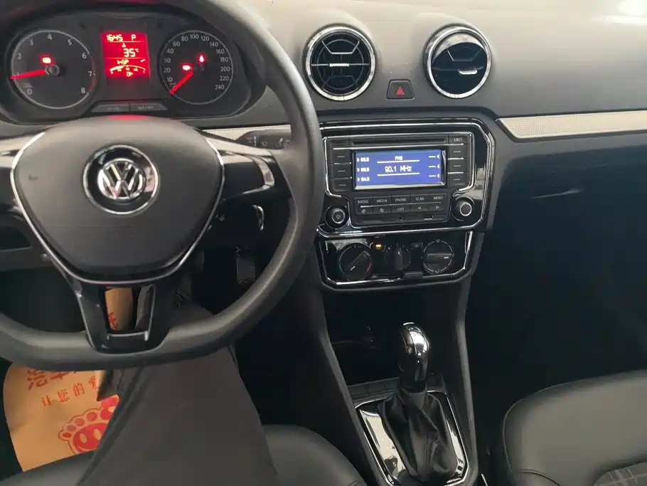 Volkswagen Jetta 2018 — фото 12