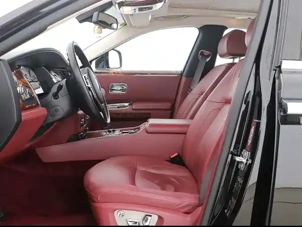 Rolls-Royce Ghost 2010