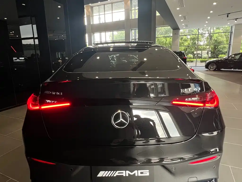 Mercedes-Benz GLC AMG 2026 — фото 9