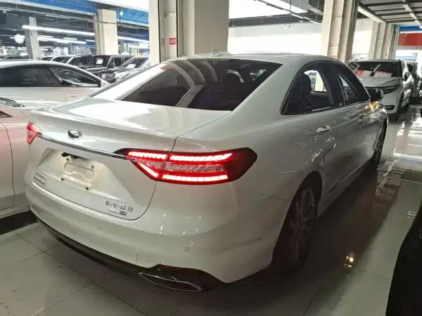 Ford Taurus 2020