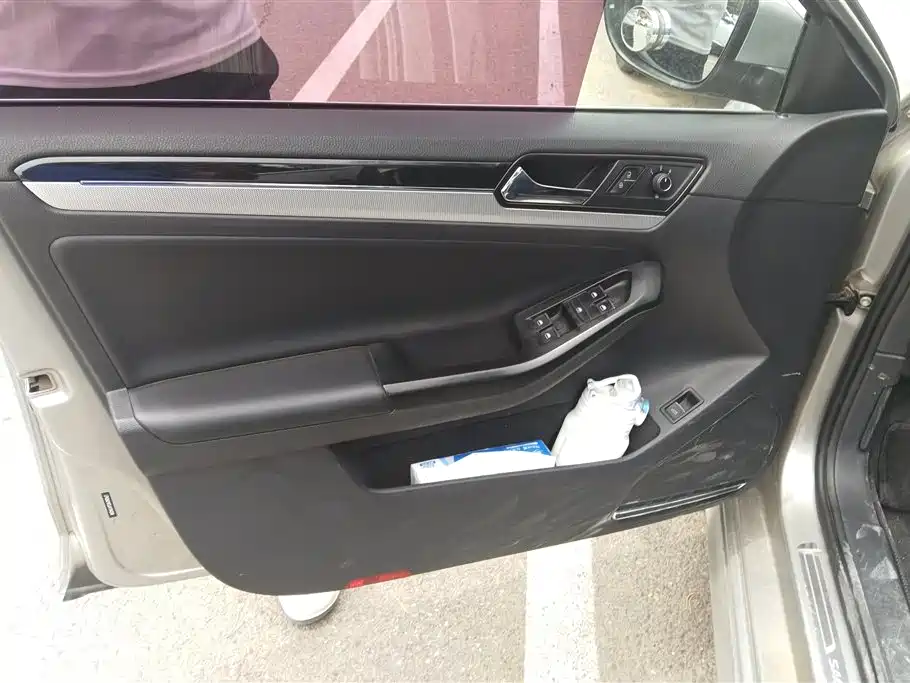 Volkswagen Sagitar 2018