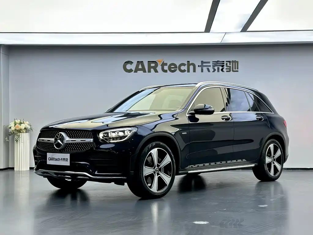Mercedes-Benz GLC 2022 — фото 1