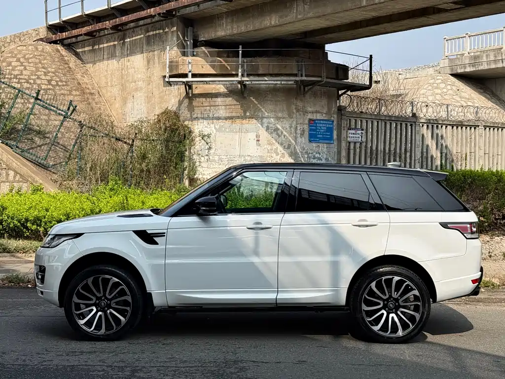 Land Rover Range Rover Sport 2017 — фото 9