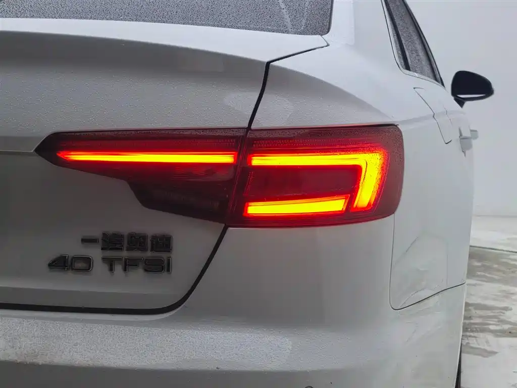 Audi A4L 2018 — фото 22
